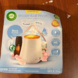 Air Wick Essential Mist Linen & Petals Diffuser Starter Kit - White